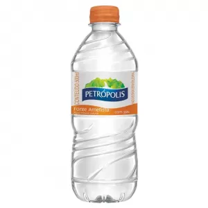 Água Mineral Petrópolis com Gás 500ml – Natural e Levemente Gaseificada