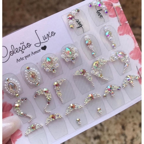 Adesivo 3D para Unhas com Jóia
